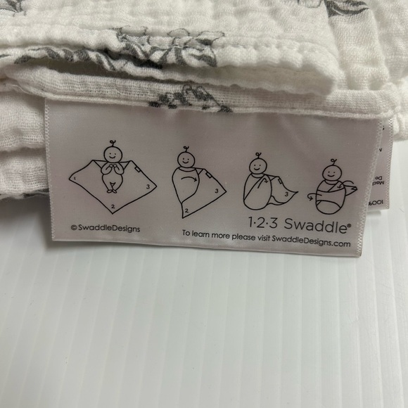 Amazing Baby Zebra Muslin Swaddle Receiving Blanket Lovey Cotton White & Black - Picture 2 of 4